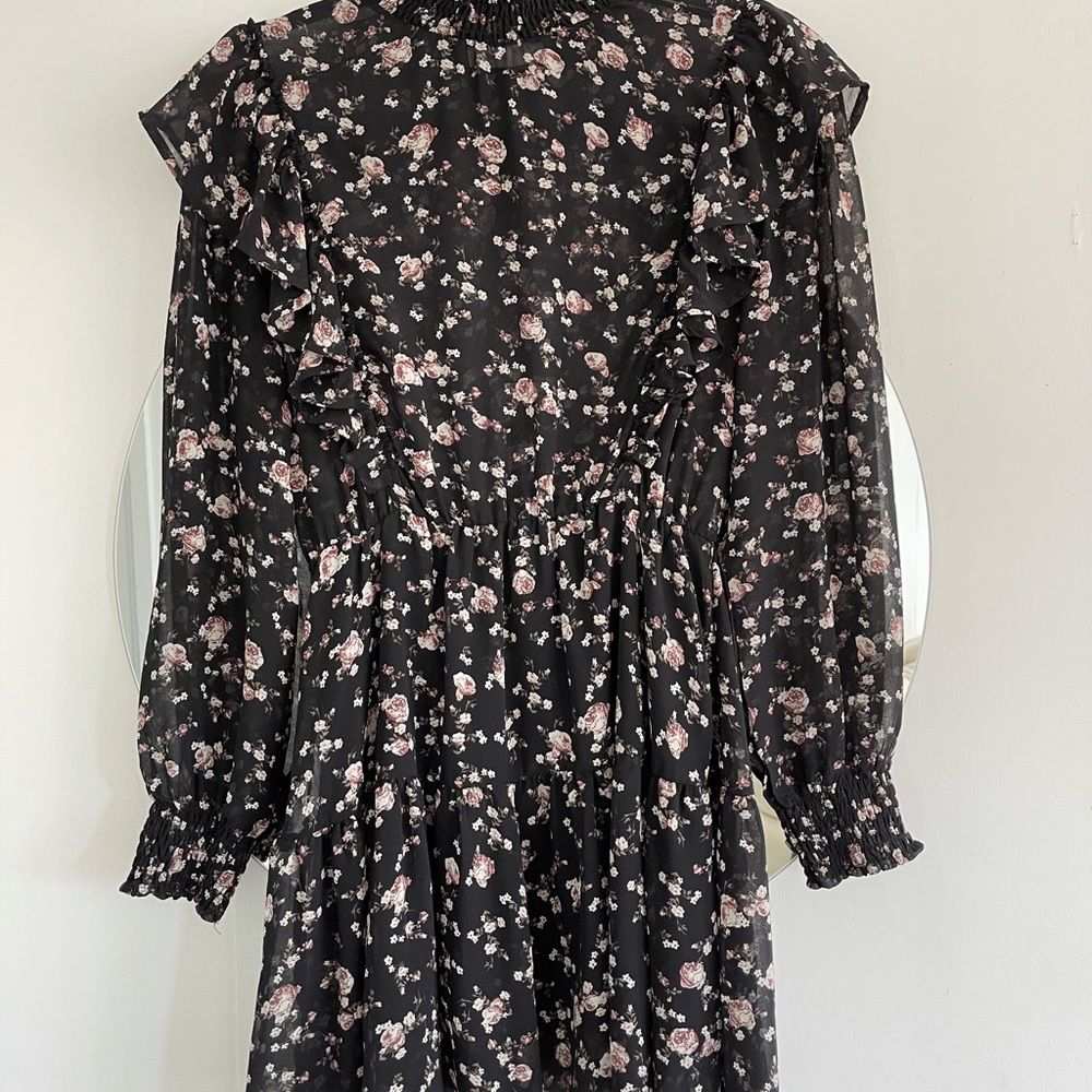 Women’s floral dress size small